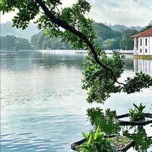 Гостевой дом Charlton Rest, Канди